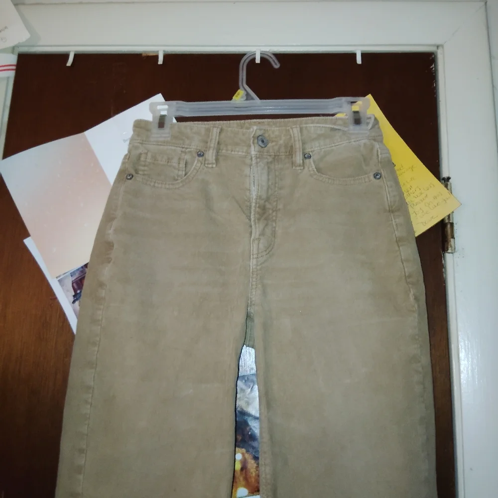 American Eagle Outfitters Straight Leg Corduroy Jeans in Camel